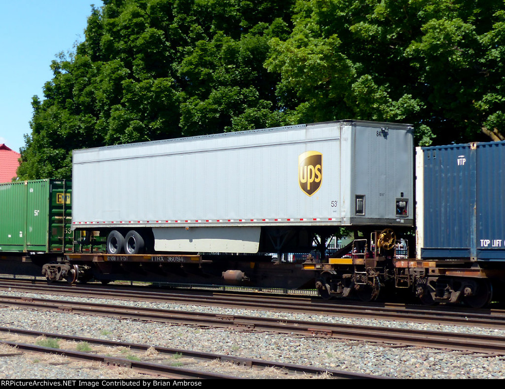UPS trailer 841137